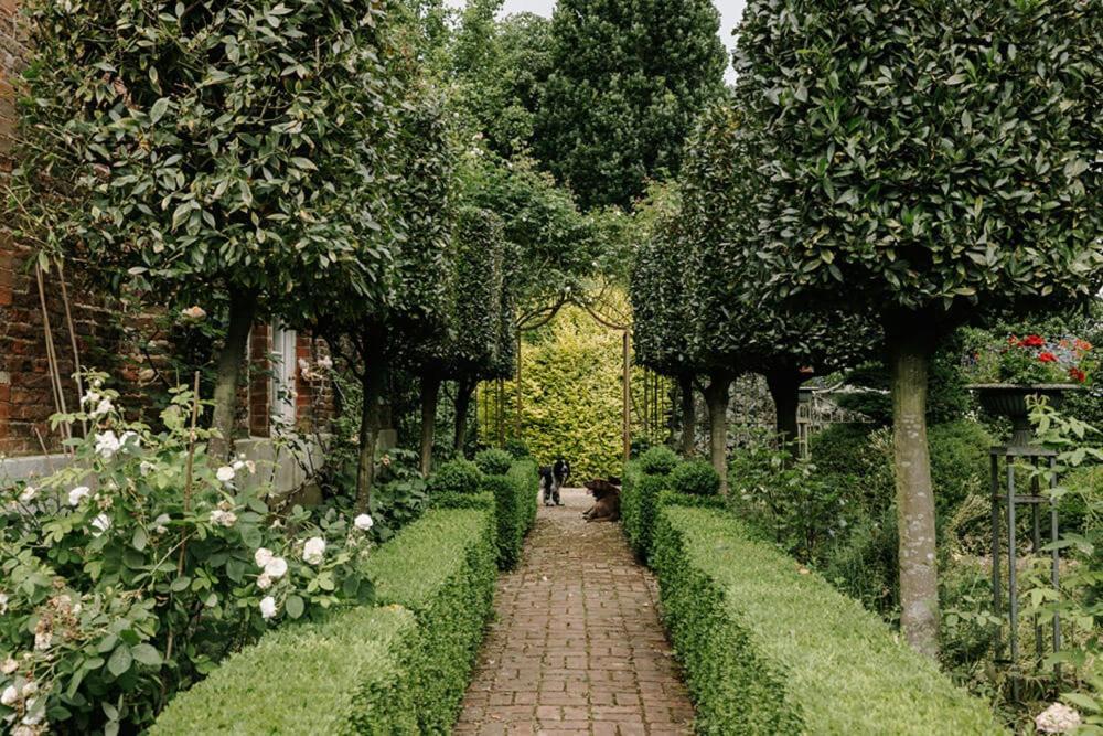 Cressy Hall - Historic Grade II Listed Manor, Gorgeous Topiary Garden Gosberton Exterior foto